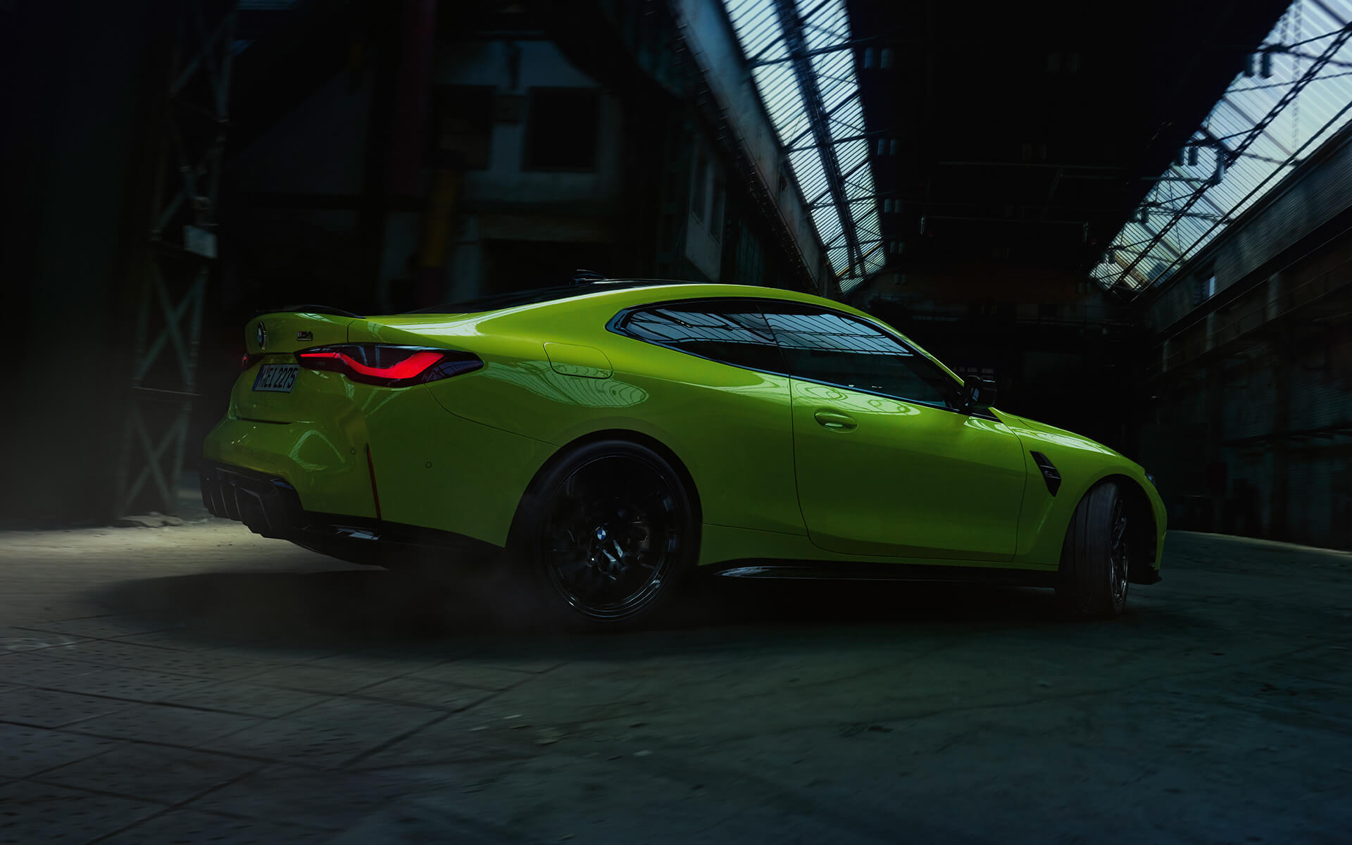 bmw-4-series-coupe-m-automobiles-gallery-impressions-m4-competition-03-desktop